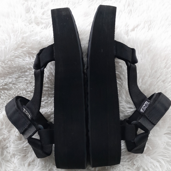 Teva Shoes - women's Teva platform black color size 9- MILD WEAR VIEW PICS 2&3